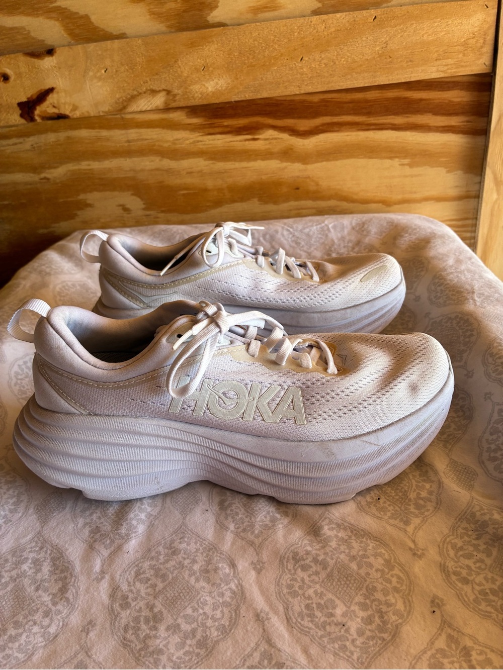 HOKA Bondi 8 Wide All White – Women’s Runners Size 8.5 - Picture 4 of 11
